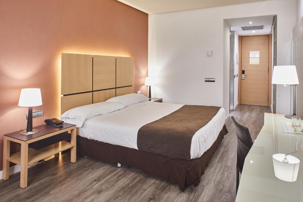 Hotel Silken Puerta